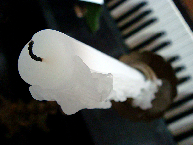 candle_piano.jpg