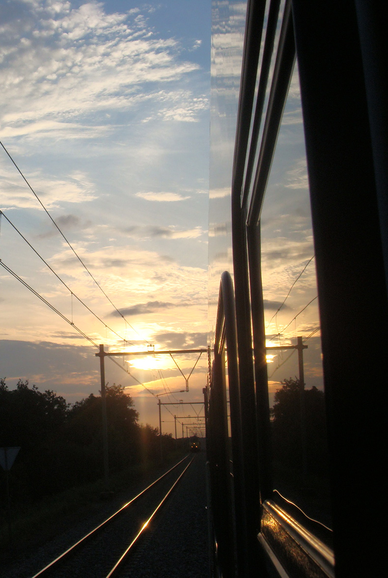 train_sunset.jpg